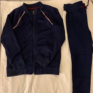Boys Matching sweatsuit!
